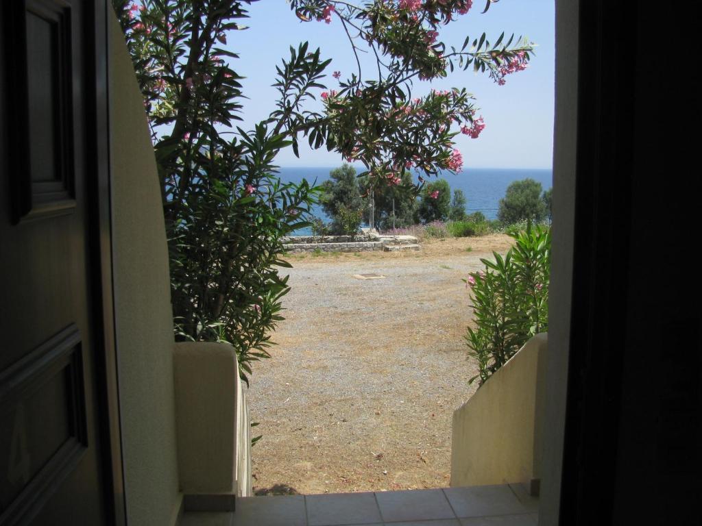 Skoutari Beach Hotel Room photo